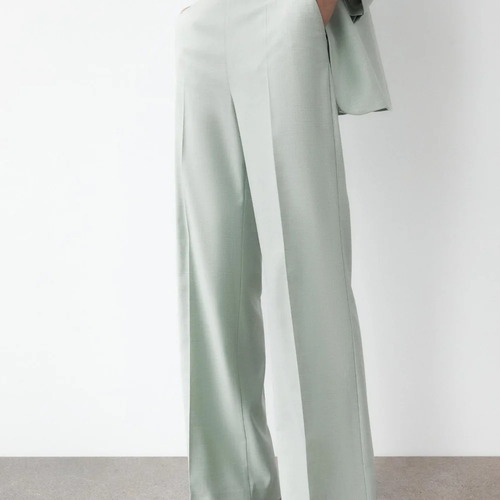 Zara Green Wide-Leg Pants - Picture 2 of 14